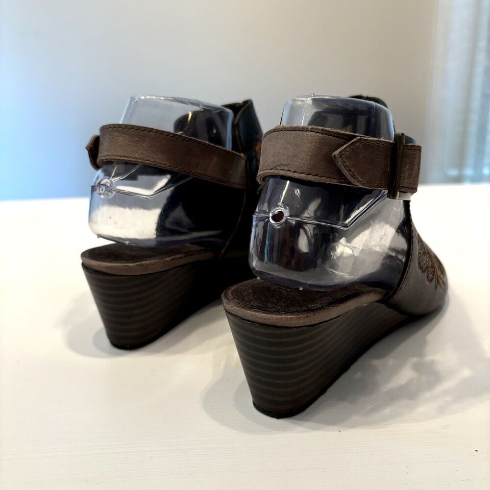 Roper Women's‎ Western Mika Brown Stamped Floral Brown Leather Sandals US Size 9 - Picture 8 of 12